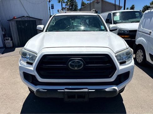 Used 2018 Toyota Tacoma SR RWD image 2