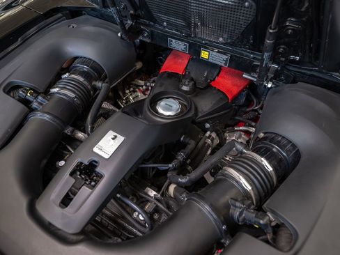 Used 2021 Ferrari F8 Tributo image 30