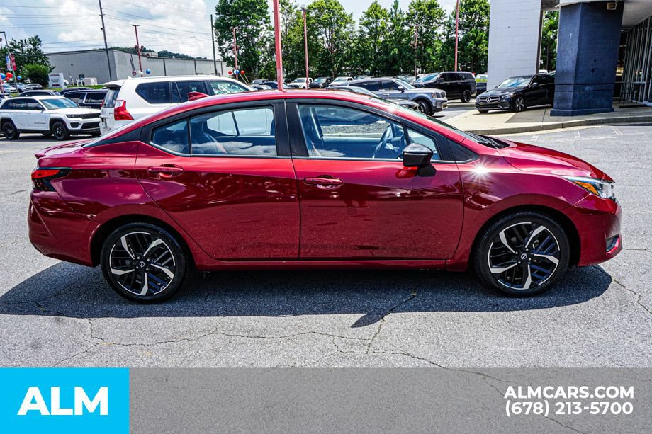 Used 2024 Nissan Versa SR FWD image 8