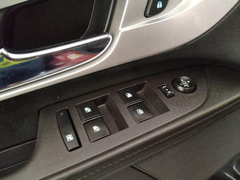 Used 2017 Chevrolet Equinox LT w/ Convenience Package FWD image 27