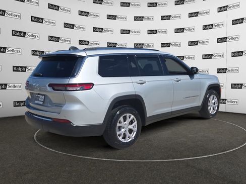 Used 2022 Jeep Grand Cherokee L Limited image 6