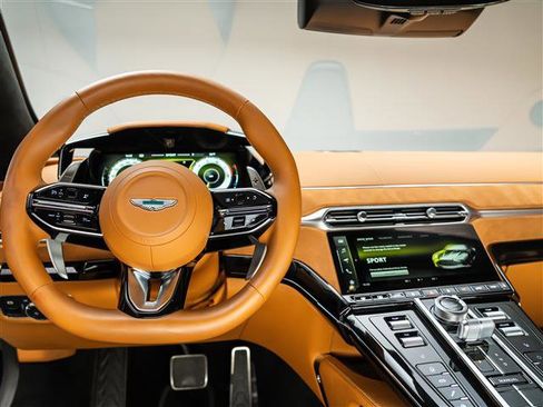 Used 2025 Aston Martin V8 Vantage Coupe image 10