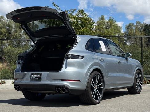 Certified 2025 Porsche Cayenne image 31