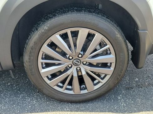 Used 2024 Nissan Pathfinder SL w/ SL Premium Package FWD image 7
