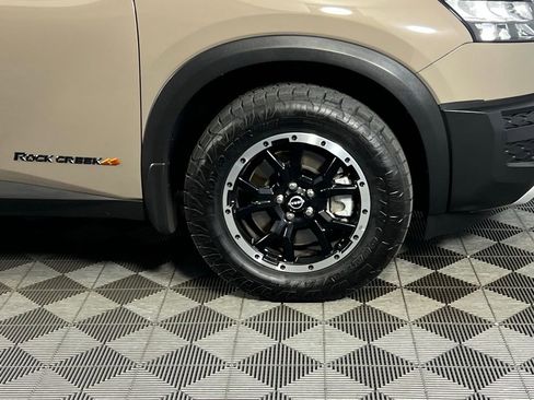 Used 2025 Nissan Pathfinder Rock Creek image 12