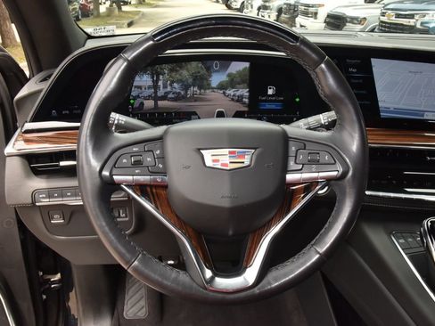 Used 2023 Cadillac Escalade Premium Luxury AWD/4WD image 22