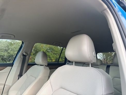 Used 2025 Volkswagen Atlas SE image 13