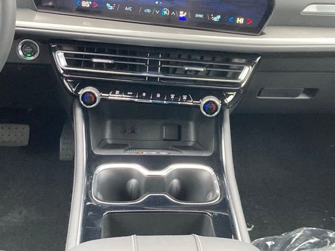 New 2026 Chevrolet Traverse LT w/ Driver Confidence Package image 18