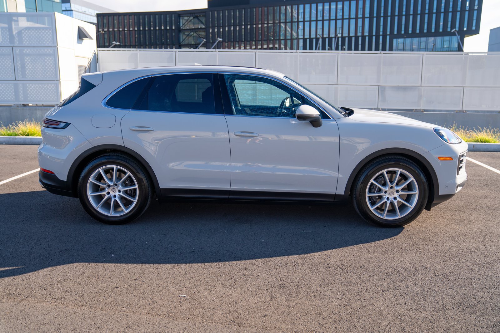 Certified 2024 Porsche Cayenne AWD/4WD image 8