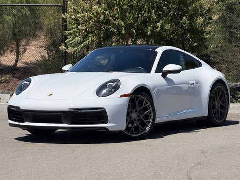 Certified 2021 Porsche 911 Carrera RWD image 1