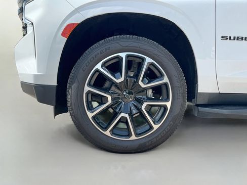Used 2021 Chevrolet Suburban RST w/ Rear Media and Nav Package RWD image 35