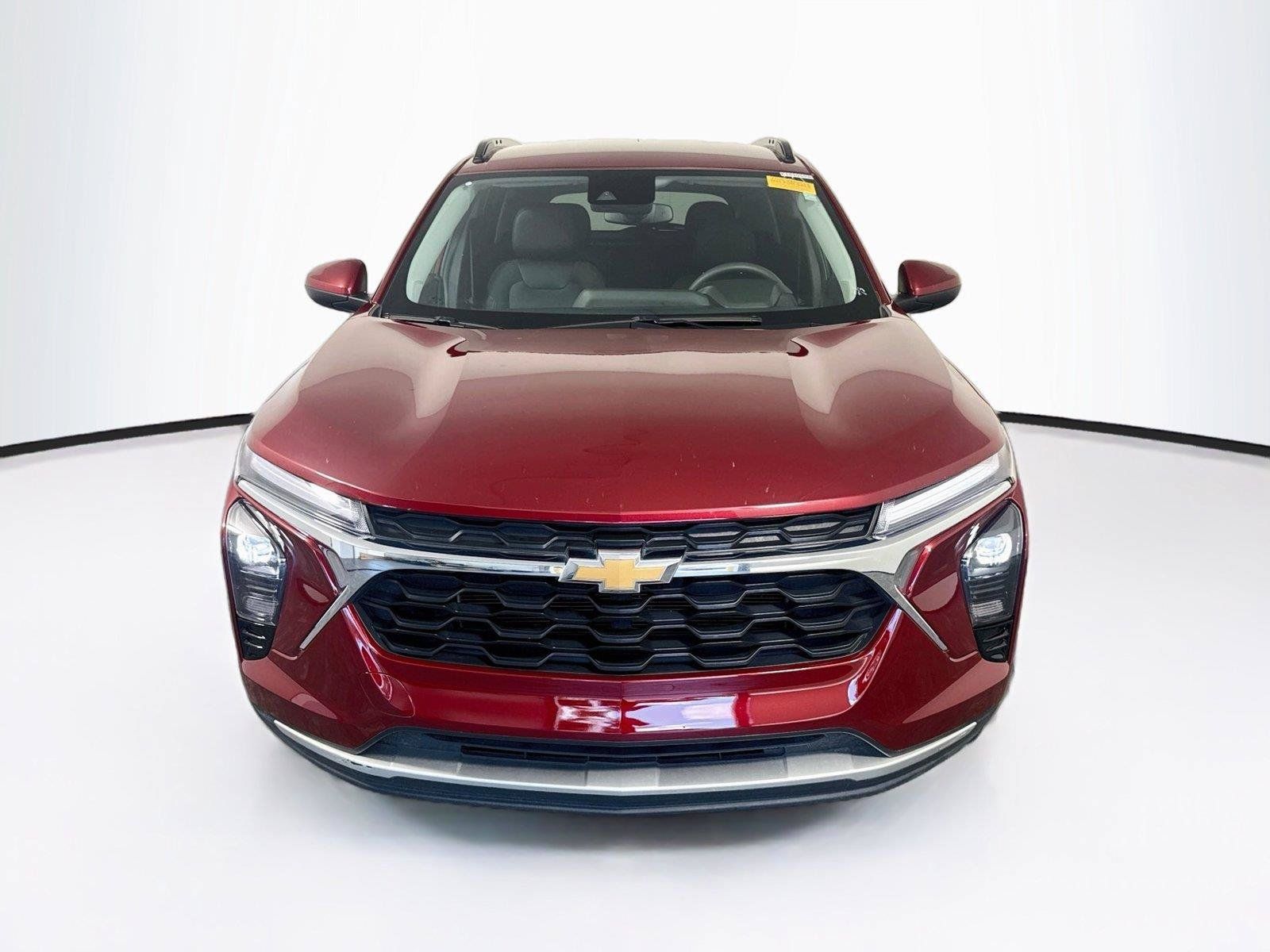 Used 2025 Chevrolet Trax LT FWD image 8