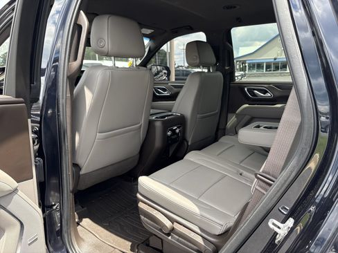 Used 2021 GMC Yukon SLT w/ SLT Luxury Package AWD/4WD image 18