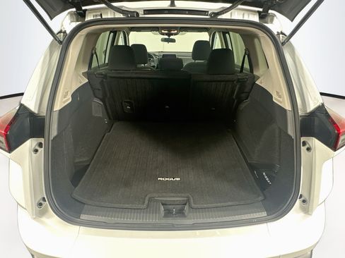 Used 2025 Nissan Rogue S FWD image 29
