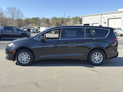 New 2026 Chrysler Voyager LX image 10