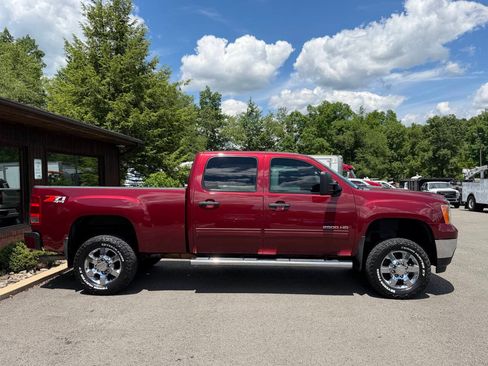 Used 2014 GMC Sierra 2500 SLE w/ SLE Preferred Package AWD/4WD image 7