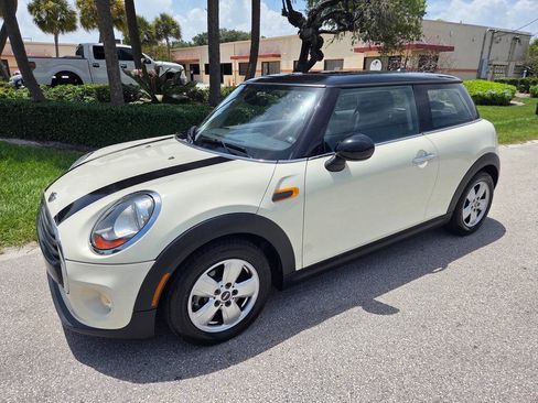 Used 2016 MINI Cooper 2-Door Hardtop FWD image 3