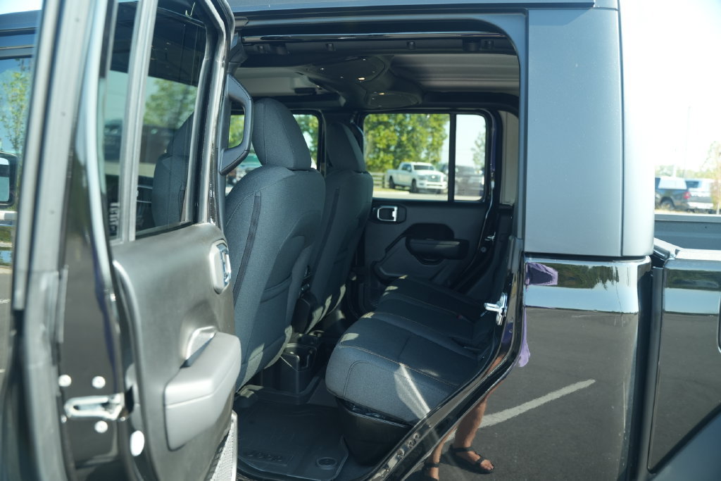 New 2026 Jeep Gladiator Sport AWD/4WD image 13