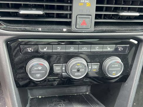 Used 2023 Volkswagen Taos SEL AWD/4WD image 30