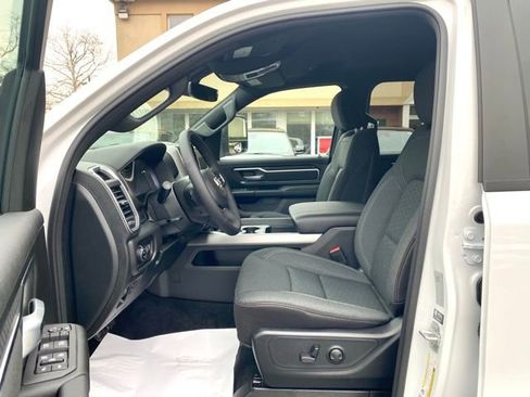 New 2026 RAM 1500 4x4 Crew Cab image 21