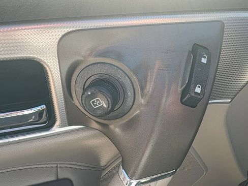 Used 2013 Lincoln MKX FWD image 22