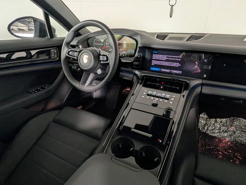 New 2025 Porsche Panamera image 22