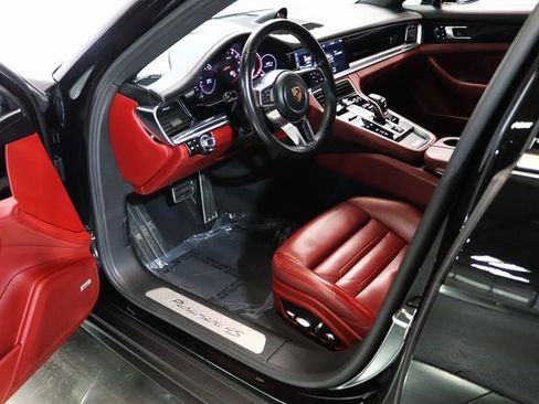 Used 2018 Porsche Panamera 4S image 22