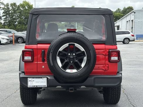Used 2022 Jeep Wrangler Sport AWD/4WD image 4