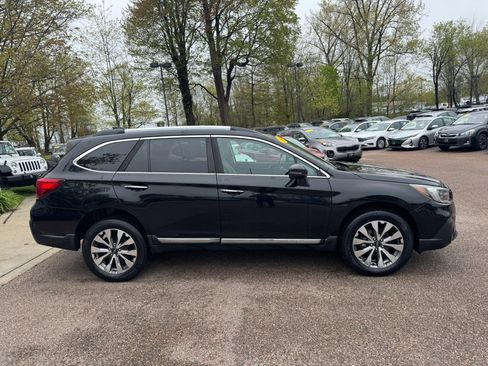 Used 2018 Subaru Outback 2.5i Touring AWD/4WD image 8
