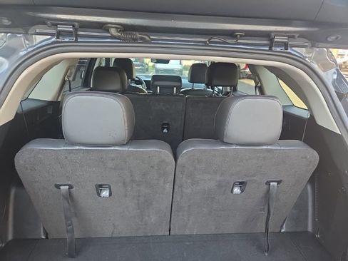 Used 2024 Kia Sorento S image 12