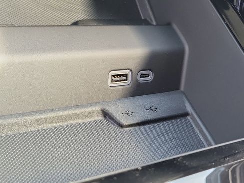 New 2026 Chevrolet Suburban LS image 10