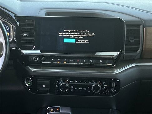 Used 2022 Chevrolet Silverado 1500 High Country w/ Technology Package image 17