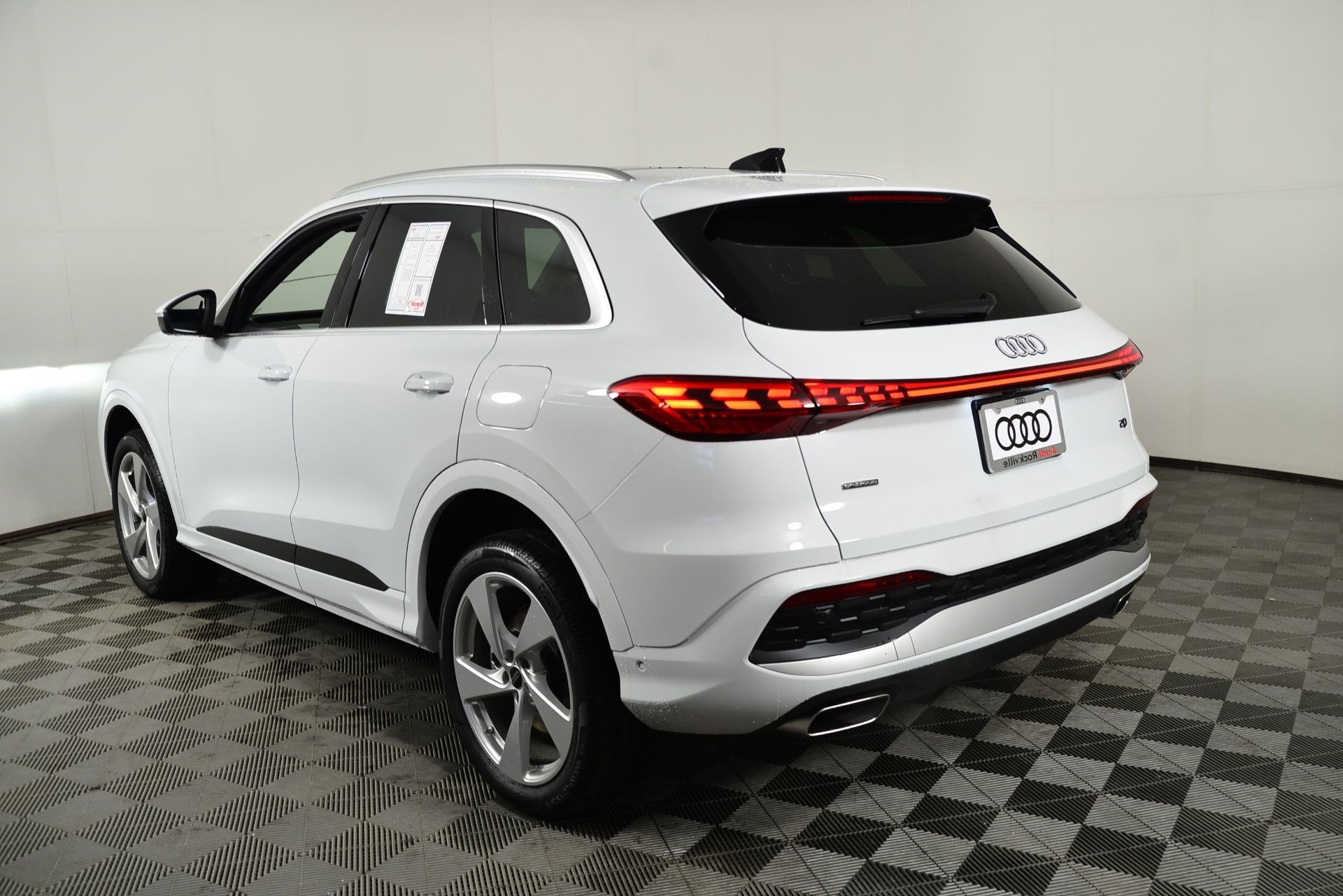 New 2025 Audi Q5 Premium Plus AWD/4WD image 3