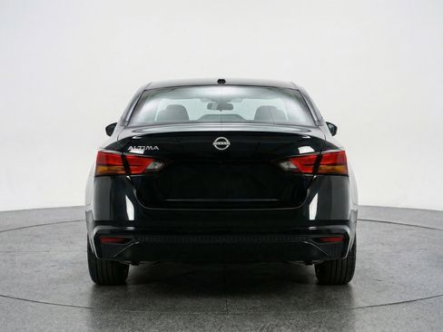 Used 2025 Nissan Altima 2.5 SV FWD image 7