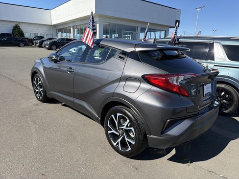 Used 2019 Toyota C-HR Limited image 6