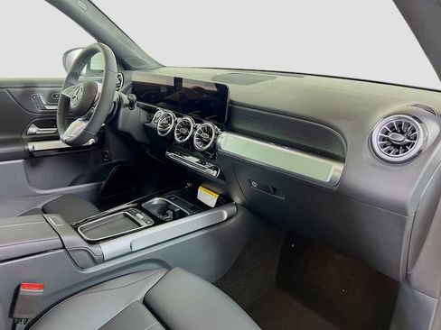 New 2026 Mercedes-Benz GLB 250 4MATIC image 32
