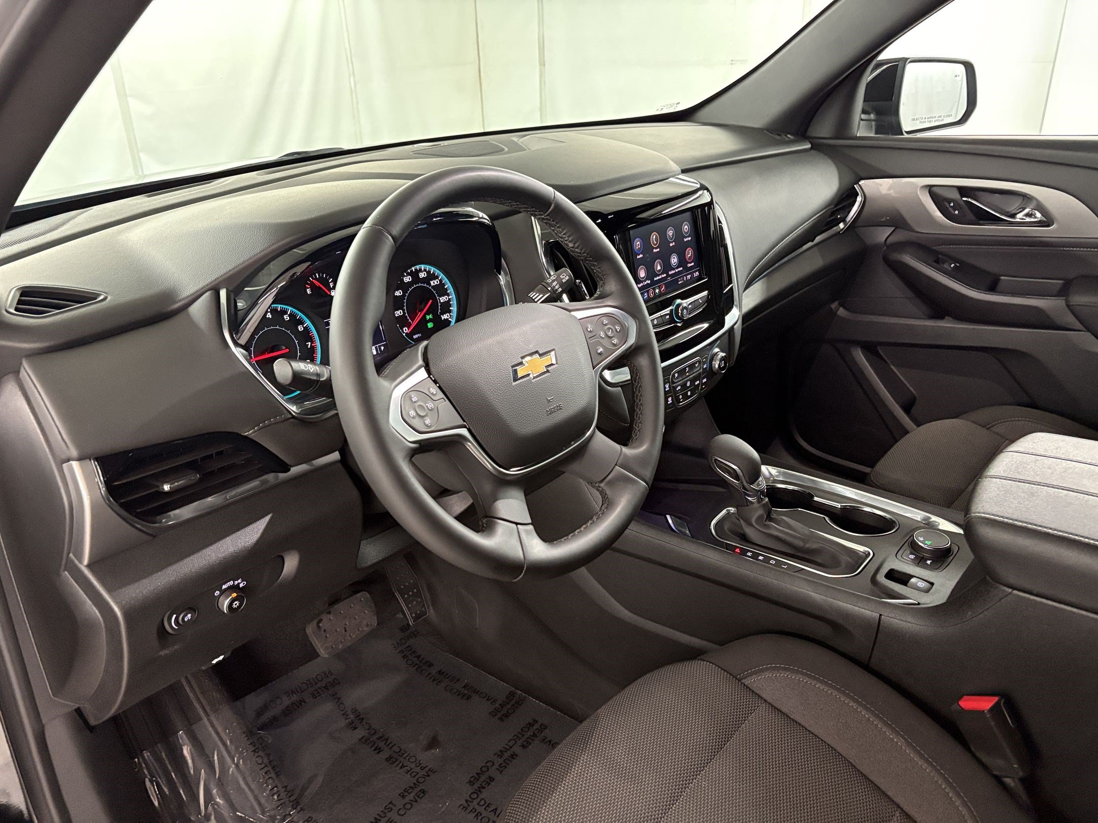 Used 2023 Chevrolet Traverse LT w/ LPO, Cargo Package FWD image 4