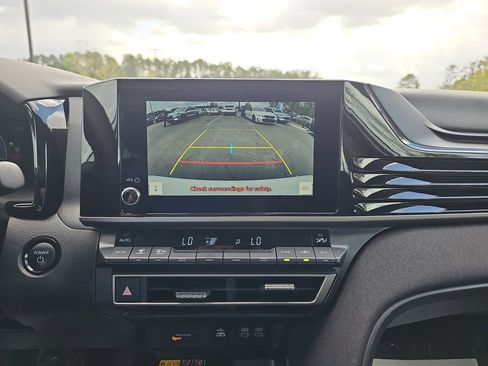 Used 2025 Toyota Camry LE image 27