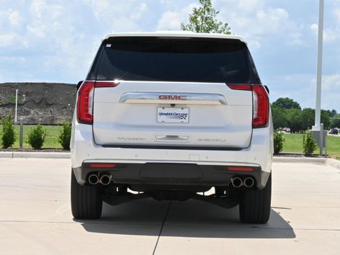 Used 2024 GMC Yukon Denali RWD image 8