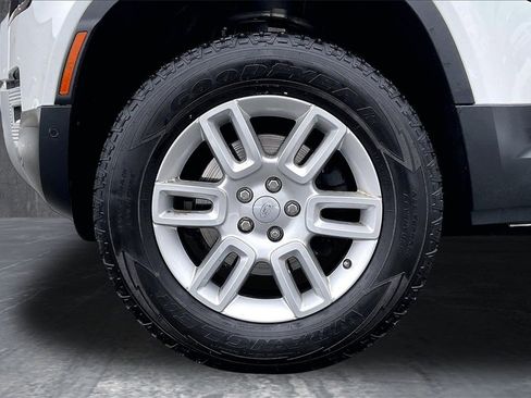 Used 2021 Land Rover Defender 110 S image 35