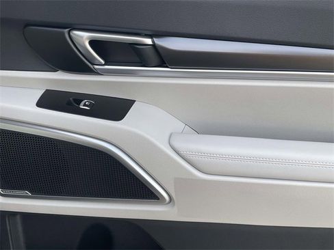 New 2025 Kia Telluride S image 21