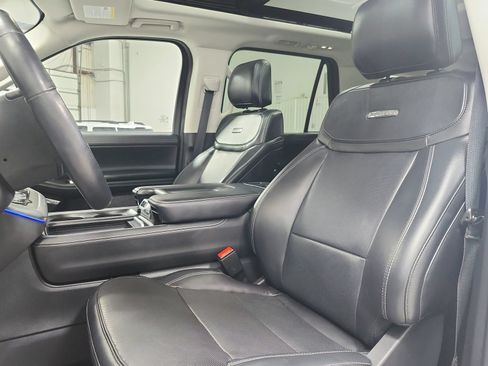 Used 2025 Ford Expedition Max Platinum AWD/4WD image 10