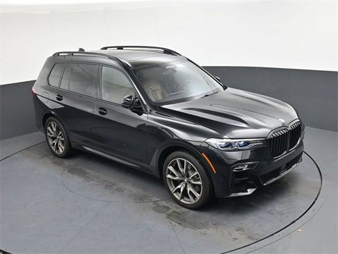 Used 2021 BMW X7 M50i image 16