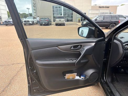 Used 2021 Nissan Rogue Sport S AWD/4WD image 17