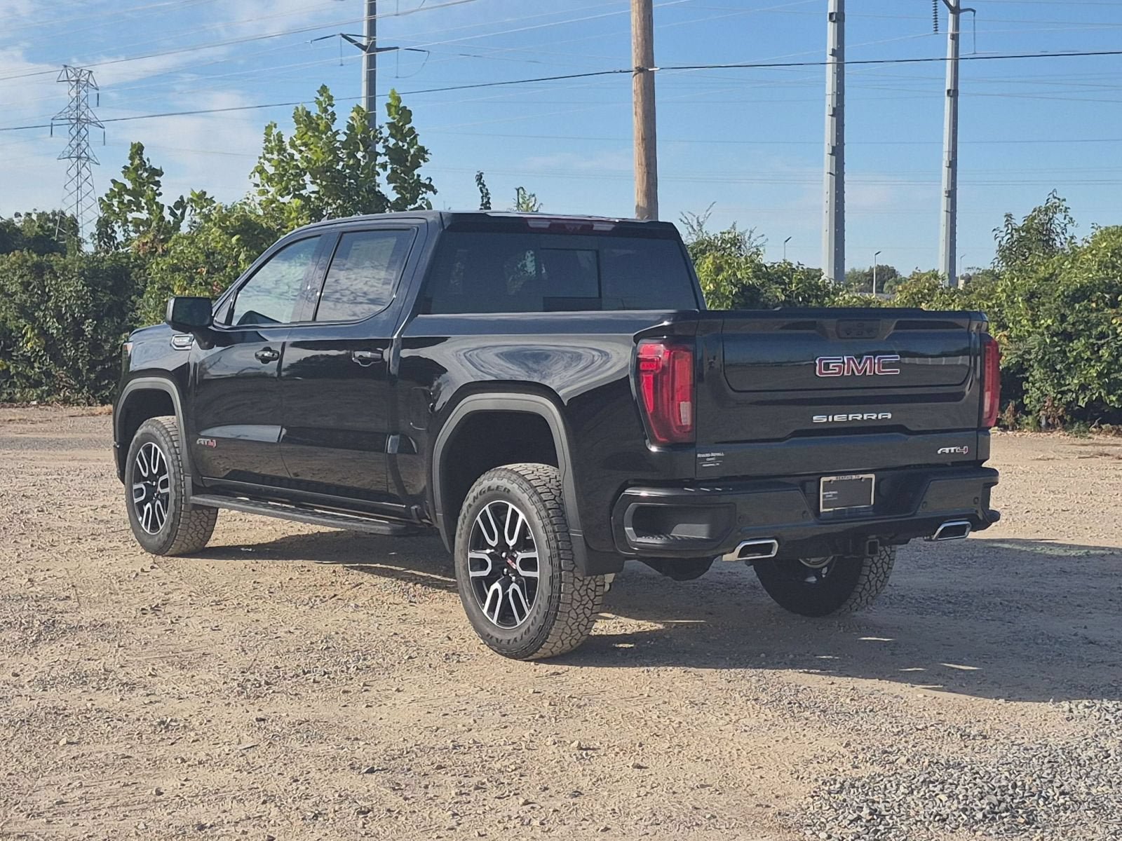 New 2026 GMC Sierra 1500 AT4 w/ AT4 Premium Package AWD/4WD image 3