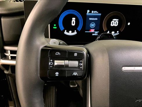 Used 2025 Hyundai Santa Fe SEL AWD/4WD image 17