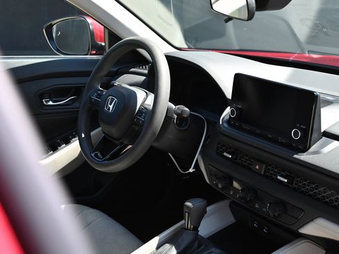 Used 2024 Honda Accord EX image 12