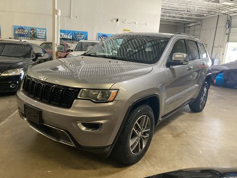 Used 2018 Jeep Grand Cherokee Limited AWD/4WD image 1