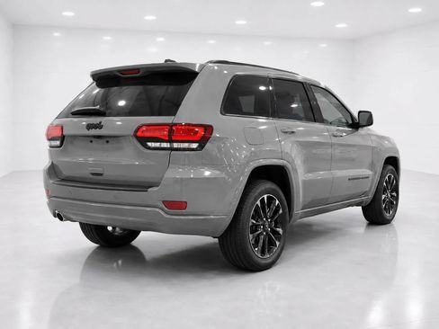Used 2021 Jeep Grand Cherokee Laredo X AWD/4WD image 5