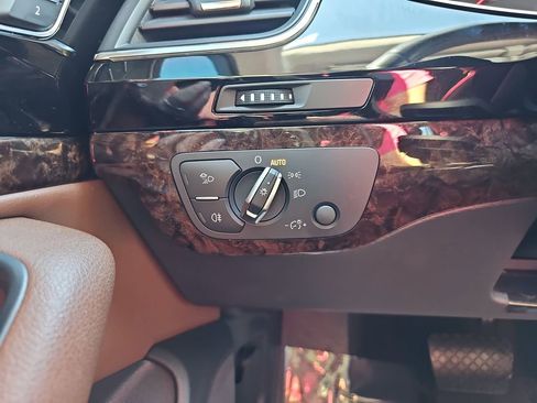 Used 2018 Audi Q7 3.0T Premium Plus image 32